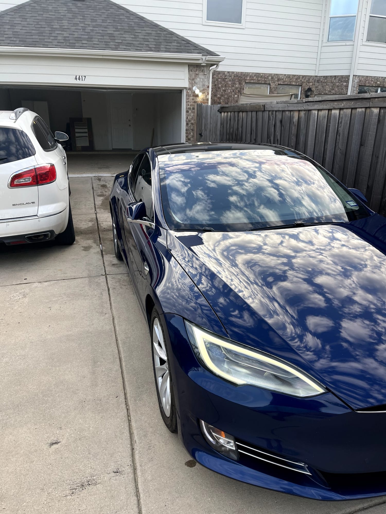 2018 Tesla Model S 100D Long Range in Deep Blue Metallic — photo 2 of 5