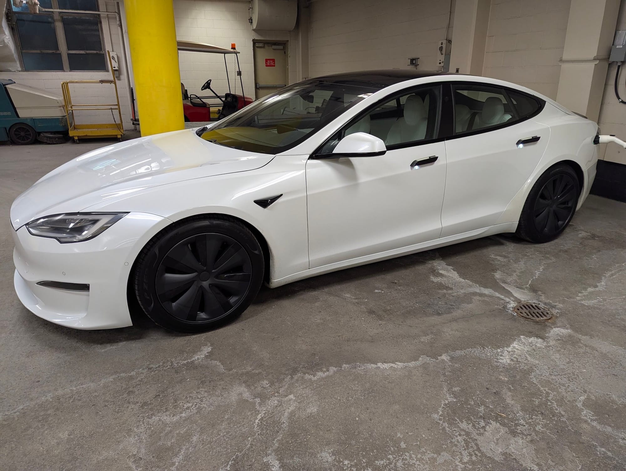 2021 Tesla Model S Plaid in Pearl White Multi-Coat — photo 1 of 12