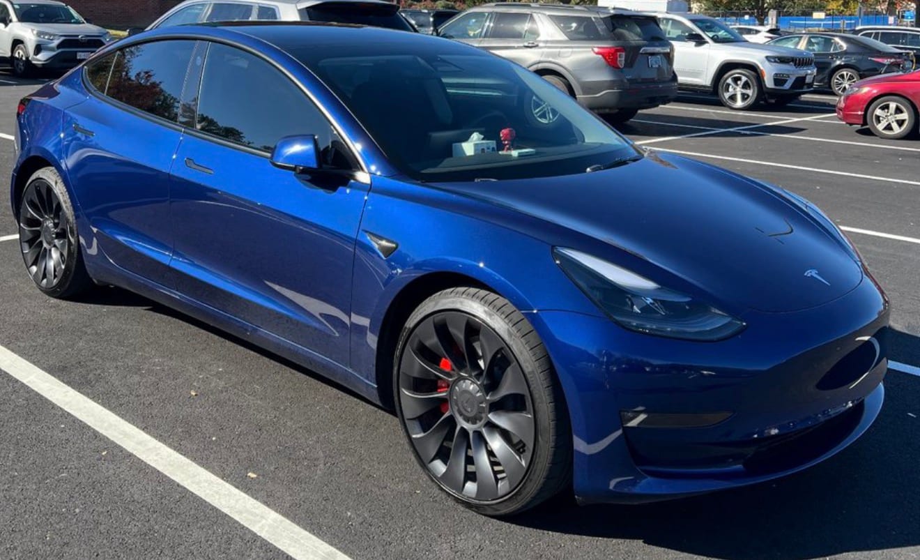 2023 Tesla Model 3 Performance All-Wheel Drive — photo 1 of 7