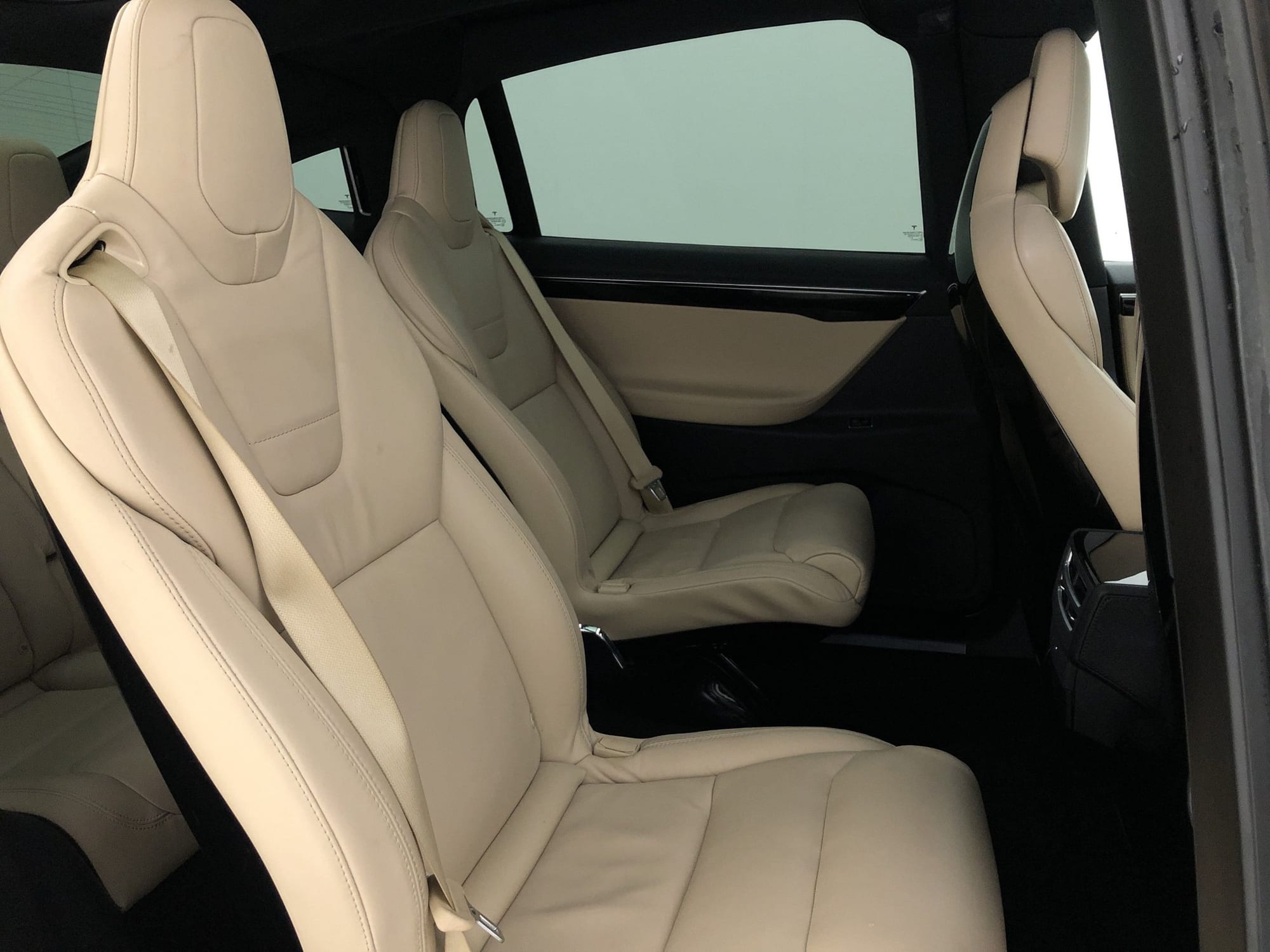 2016 Tesla Model X 75D in Deep Blue Metallic — photo 2 of 8