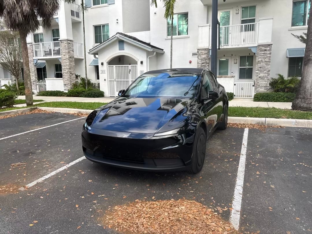 2026 Tesla Model Y Rear-Wheel Drive — photo 2 of 11