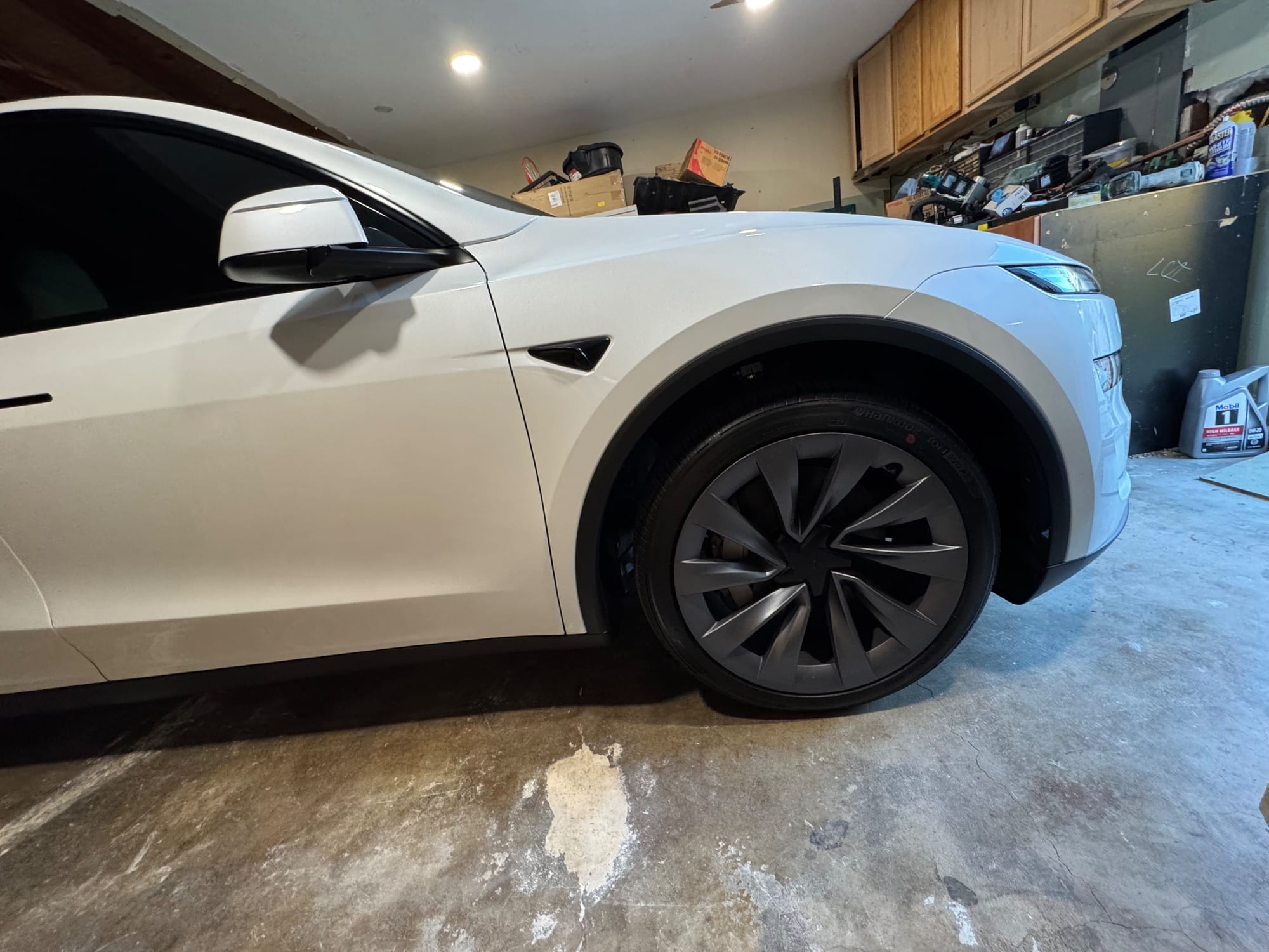 2026 Tesla Model Y Premium Rear-Wheel Drive in Pearl White — photo 2 of 3