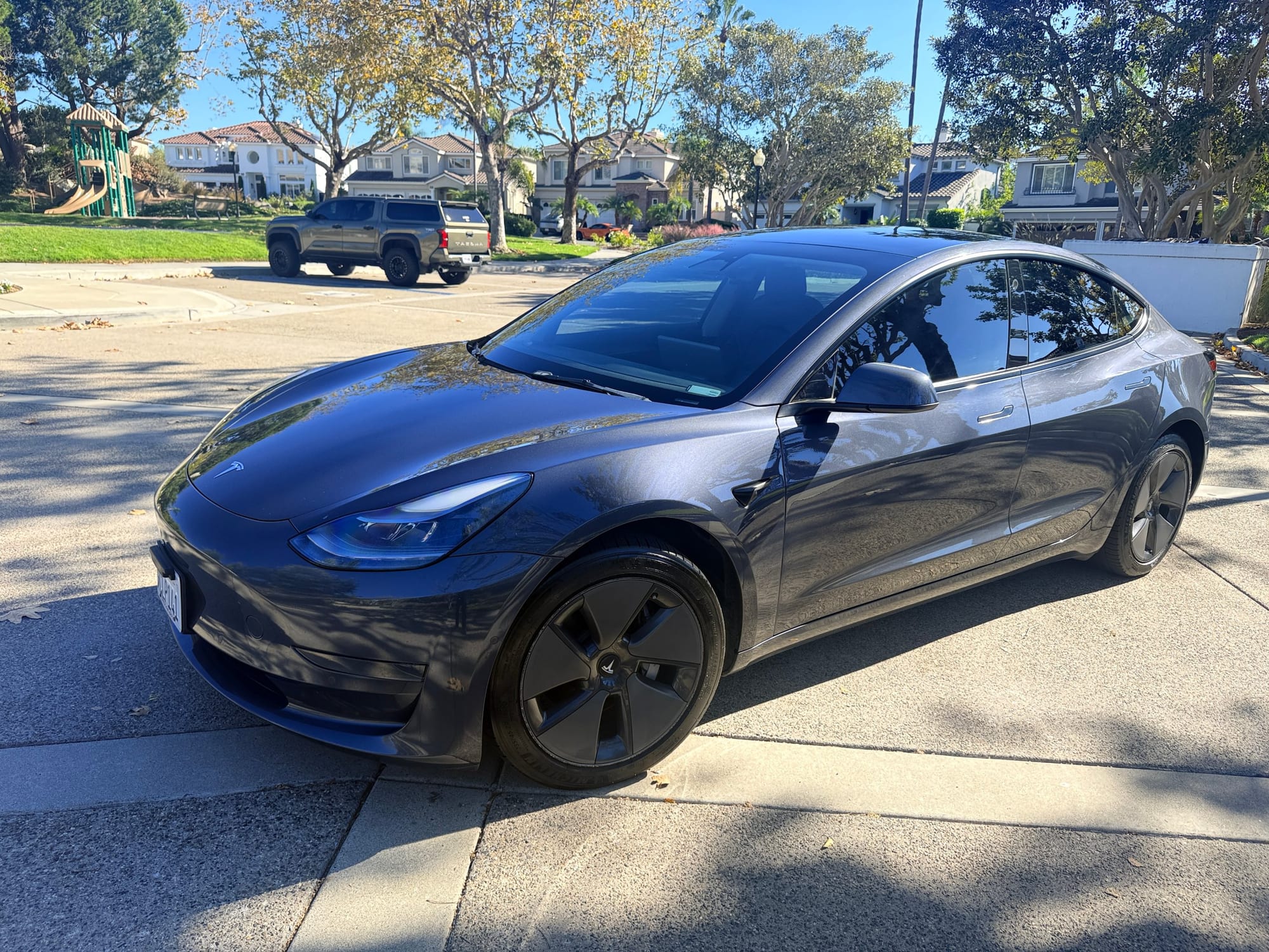 2022 Tesla Model 3 Rear-Wheel Drive — photo 2 of 6