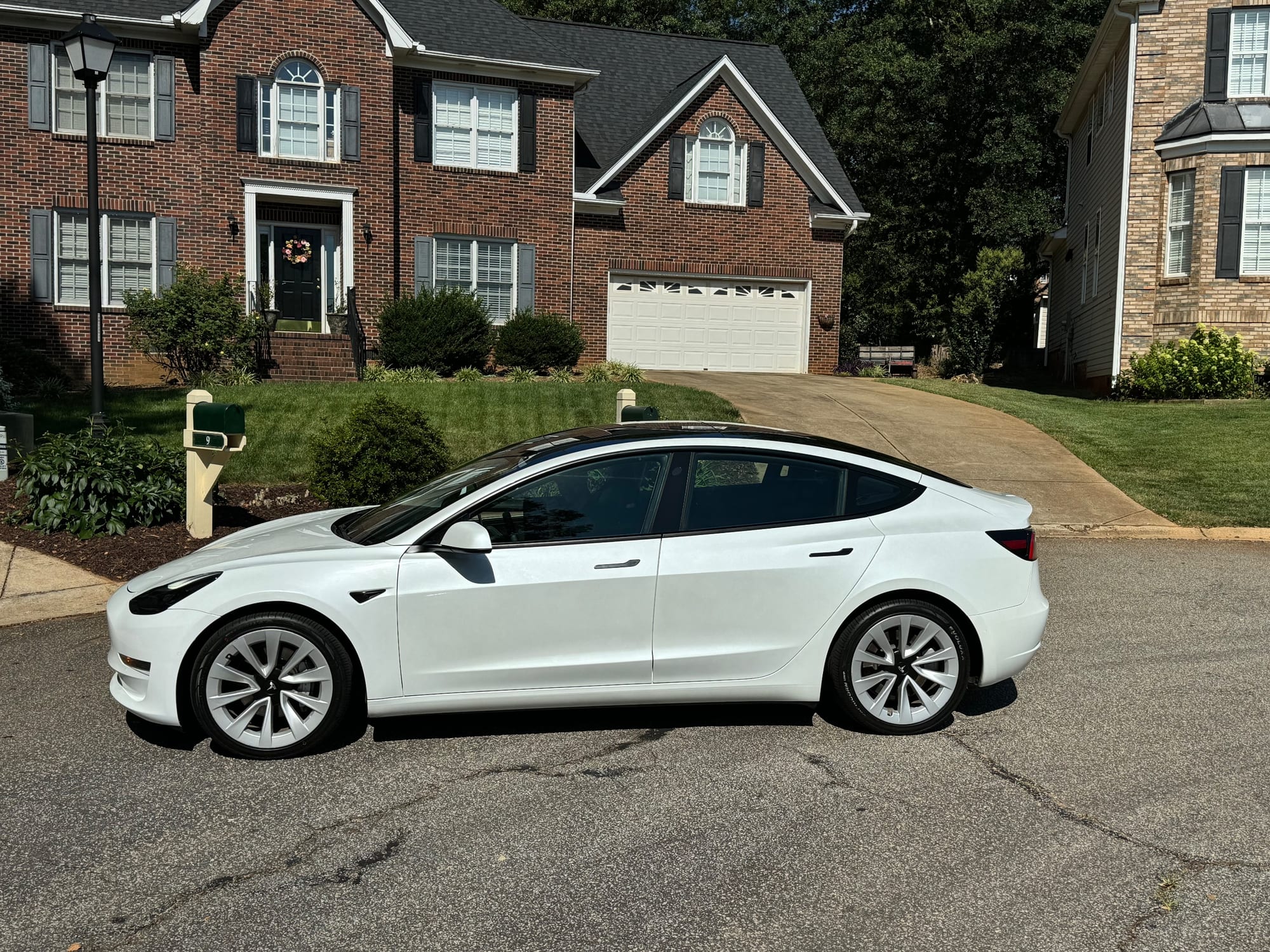 2022 Tesla Model 3 Long Range All-Wheel Drive — photo 1 of 7