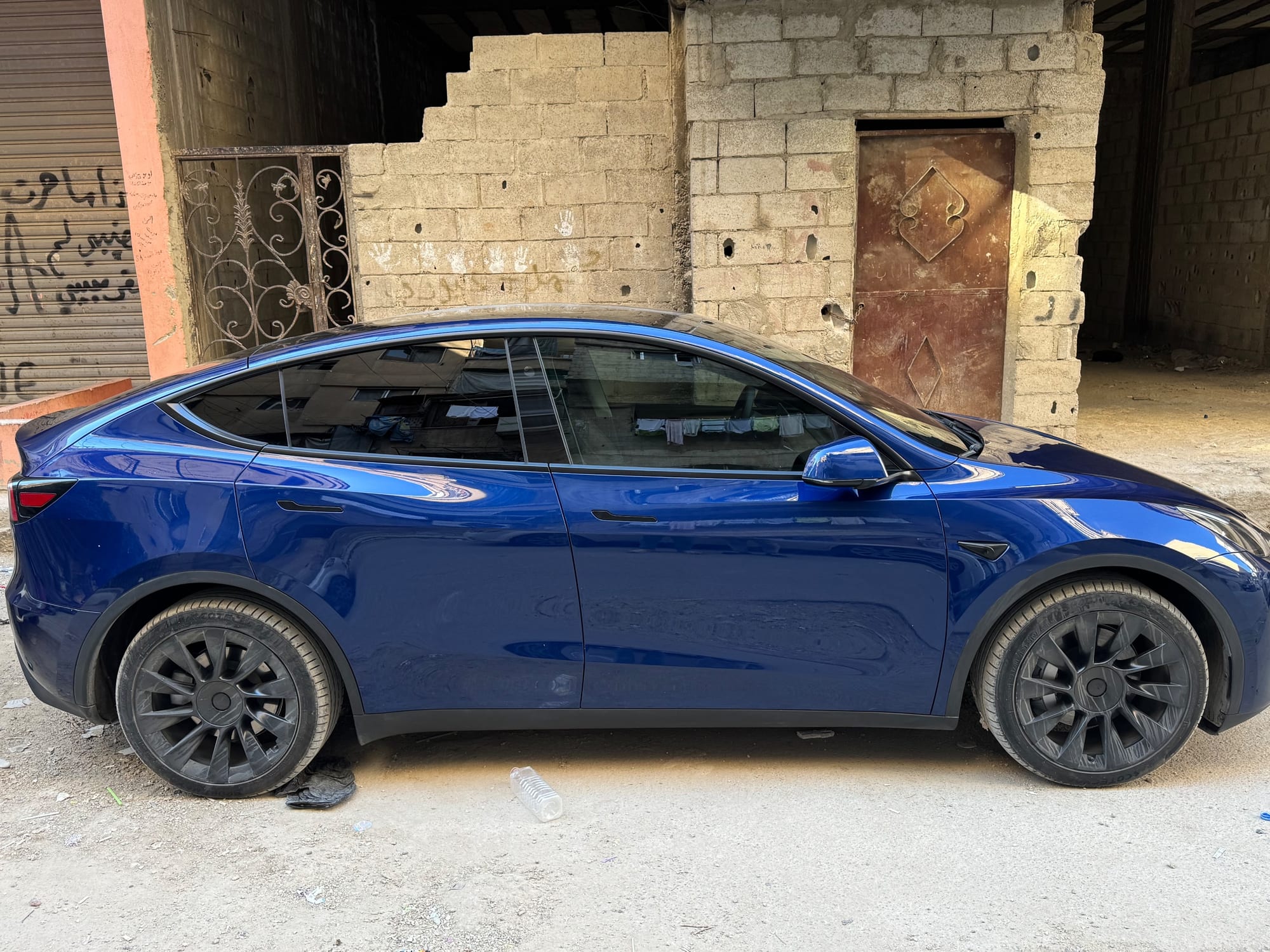 2024 Tesla Model Y Long Range All-Wheel Drive — photo 1 of 6